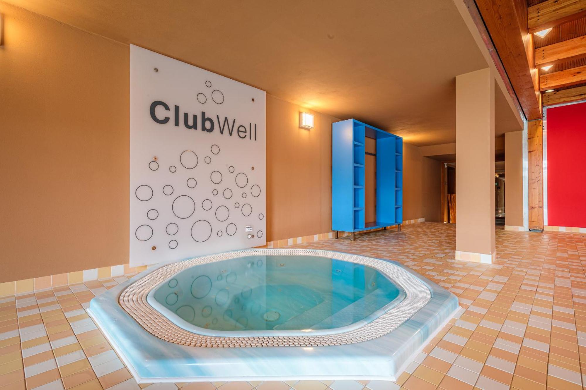 Park Holiday Congress & Wellness Hotel Прага Экстерьер фото